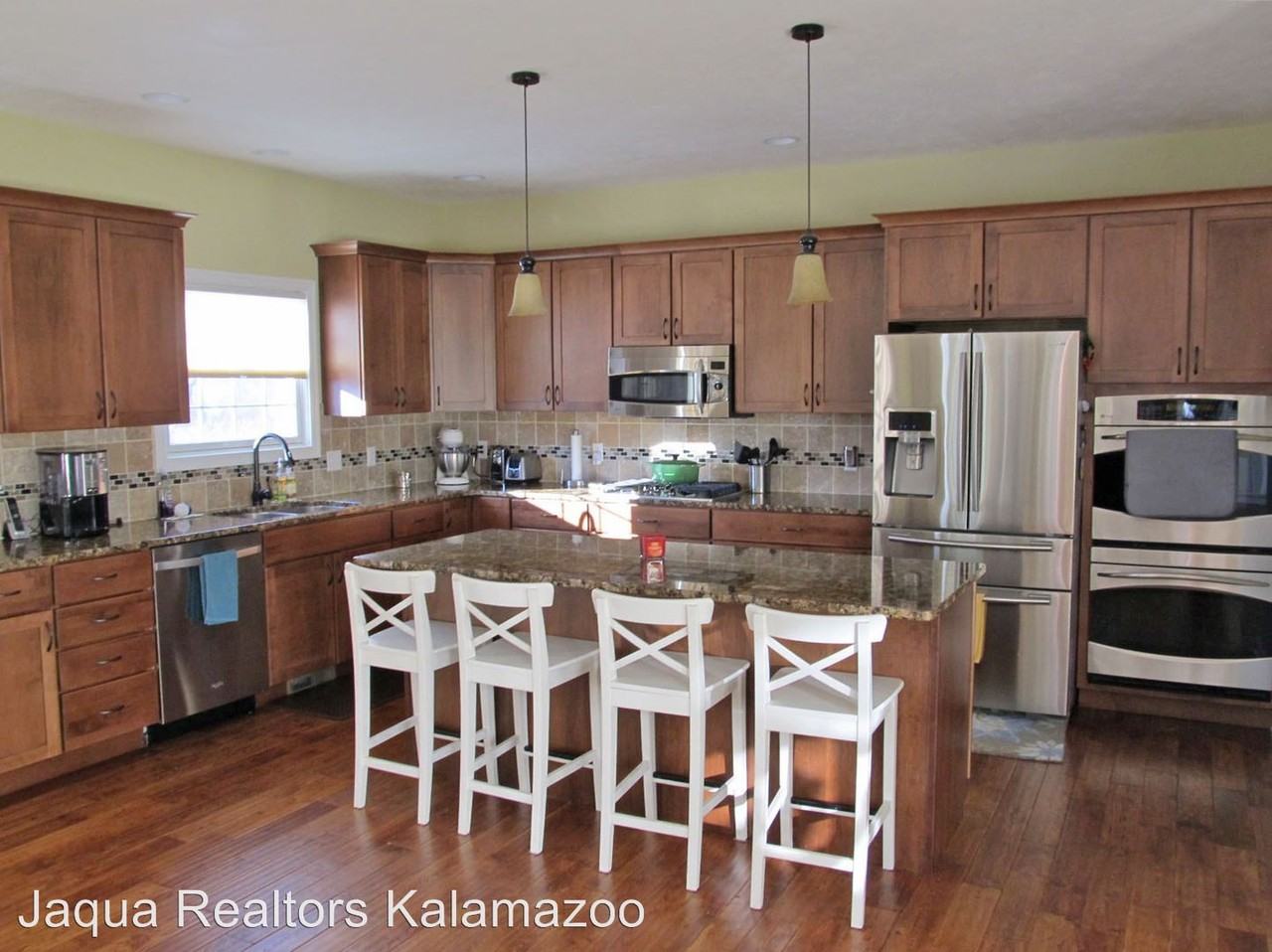 6018 Hidden Oak Ave - Photo 2 of 10