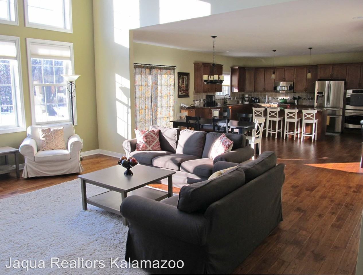 6018 Hidden Oak Ave - Photo 3 of 10