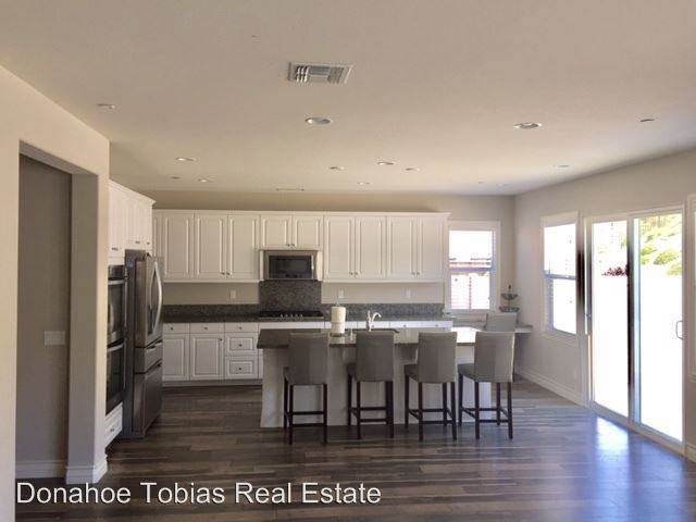 44242 Phelps St - Photo 3 of 13