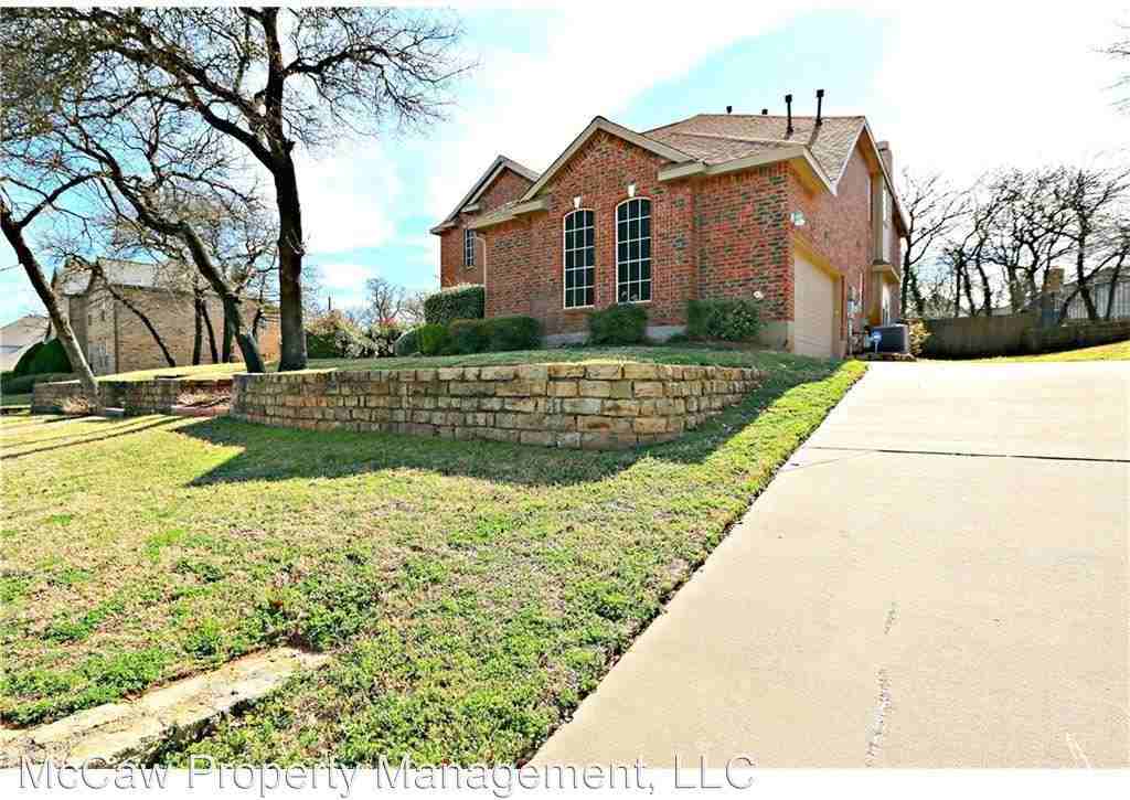 1413 Blue Quail Run - Photo 2 of 24