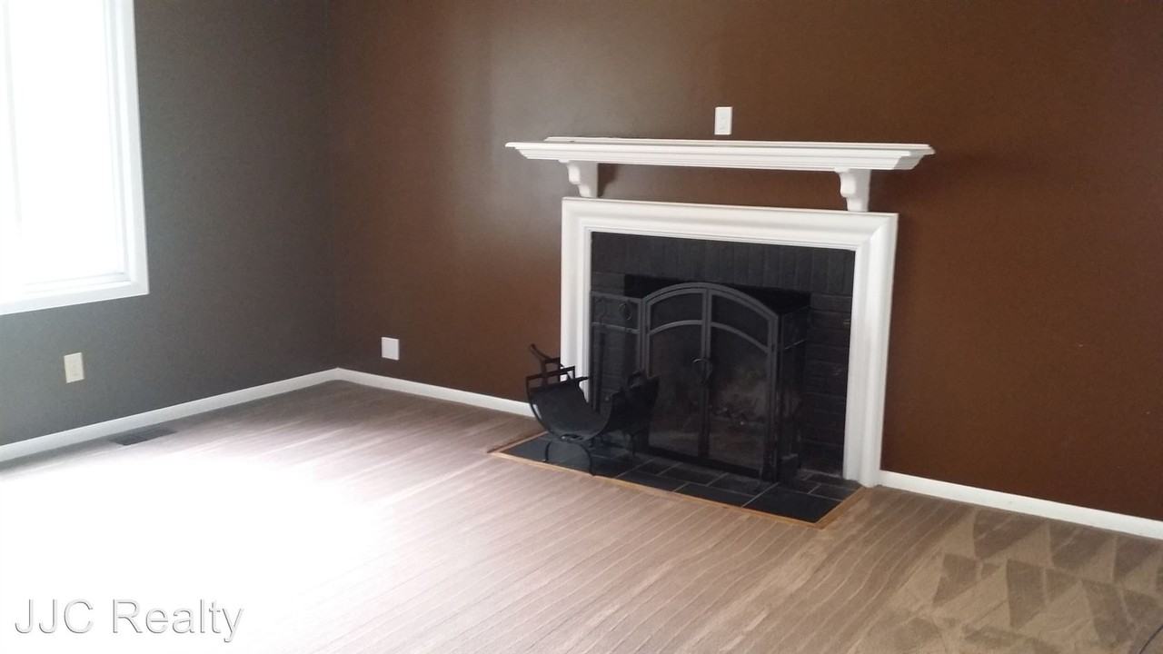 22 Meadow Creek Dr - Photo 3 of 40