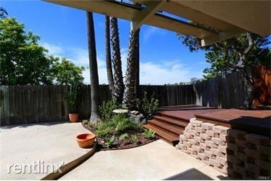 2120 Temple Hills Dr - Photo 2 of 4