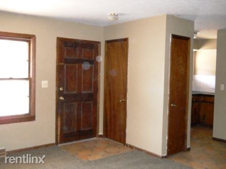 1434 W State St - Photo 2 of 7