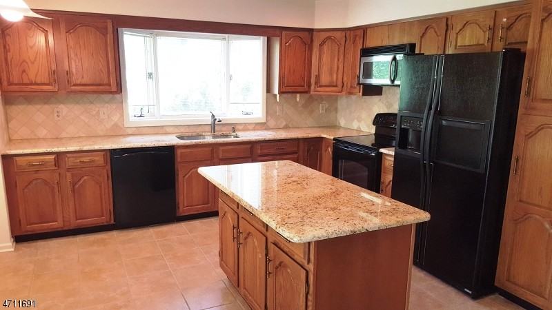 63 Autumn Ridge Rd - Photo 3 of 9