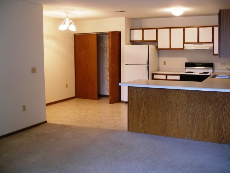 315 South St - Photo 2 of 8