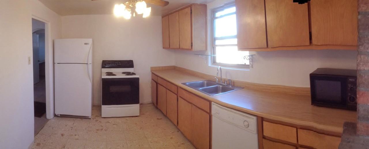 1004 21st St NW - Photo 3 of 8