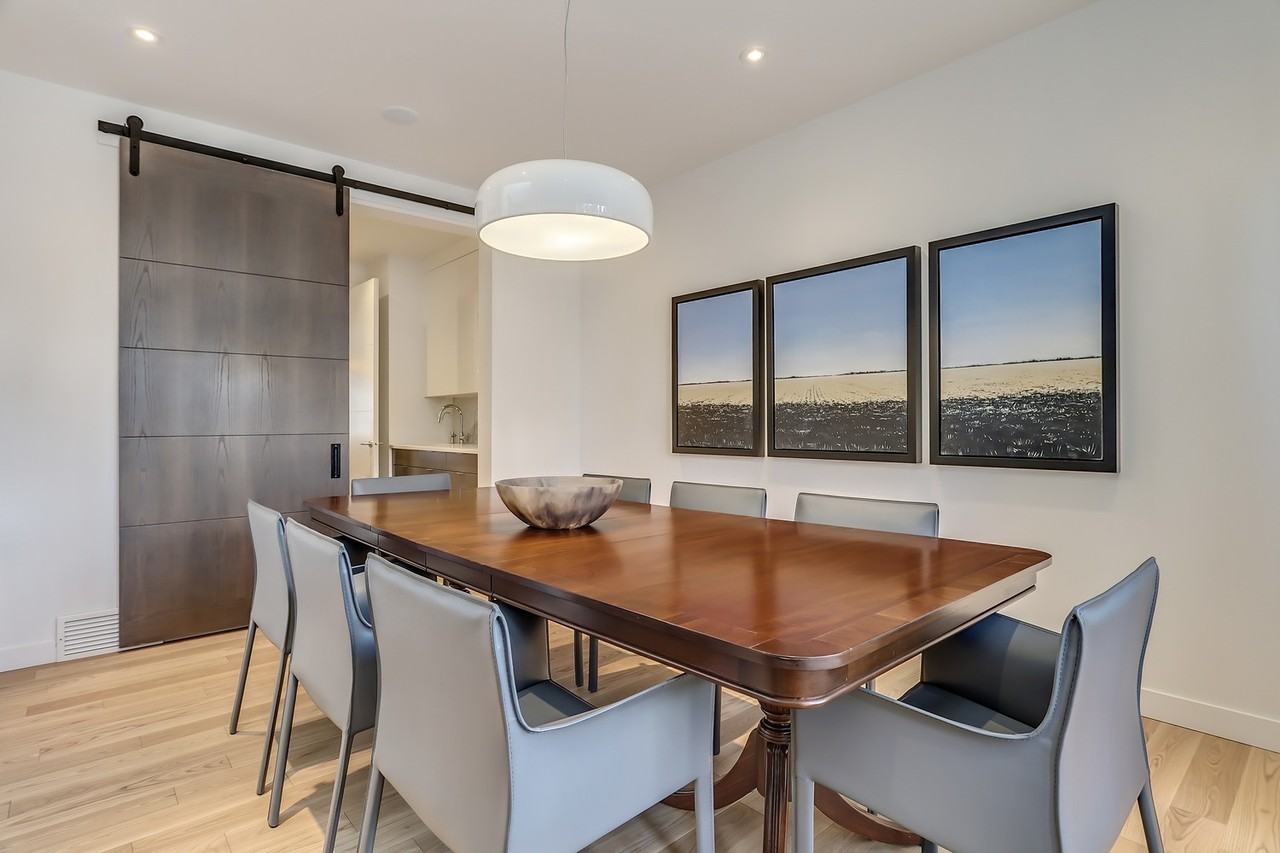 807 47 Ave SW - Photo 2 of 18