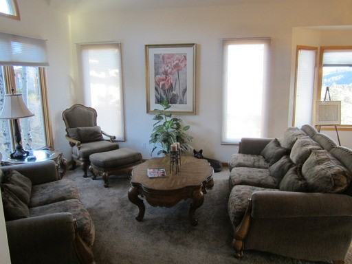 495 Mt Vernon Cir - Photo 3 of 35