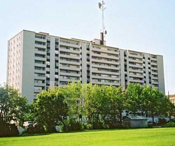 812 King Street W - Photo 3 of 8