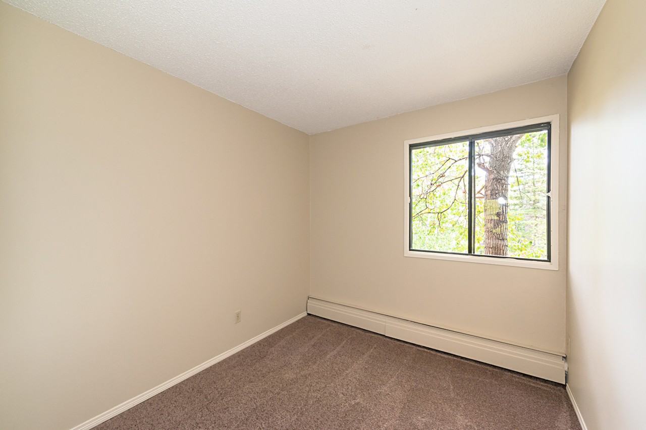 17139 69 Ave NW - Photo 3 of 15