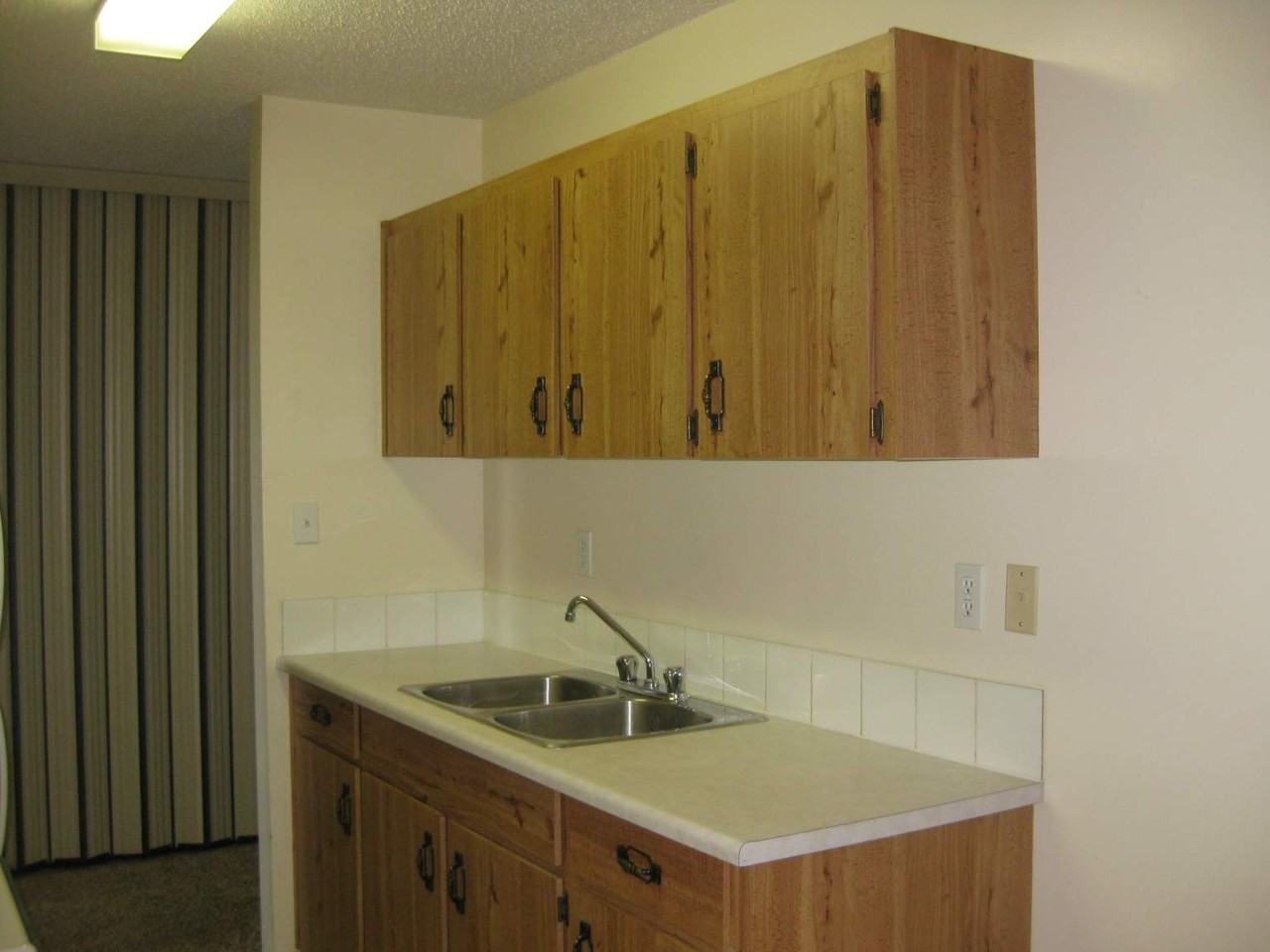 10710 99 Ave - Photo 3 of 5