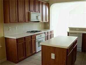 2549 Marina Dr - Photo 2 of 11