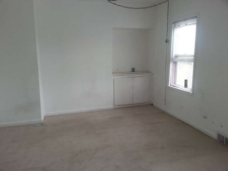 1425 S 38th St - Photo 3 of 11