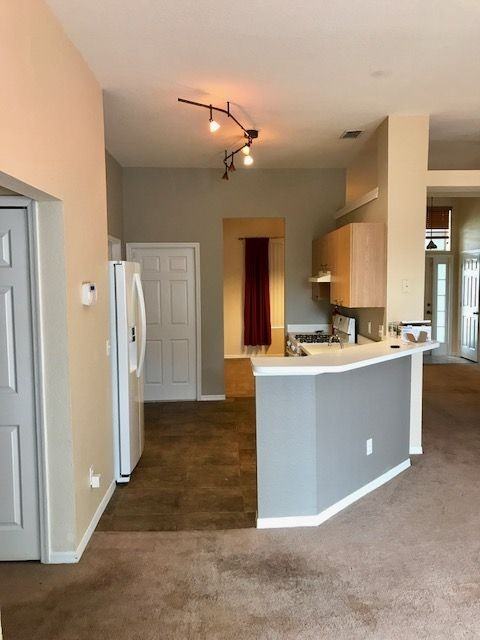 434 Westwind Dr - Photo 3 of 20