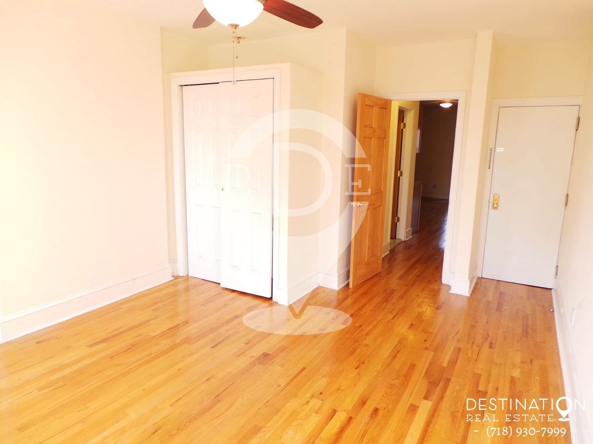 513 17th St - Photo 2 of 16