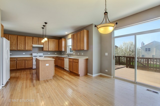 2221 Trailside Ln - Photo 2 of 17