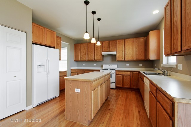 2221 Trailside Ln - Photo 3 of 17