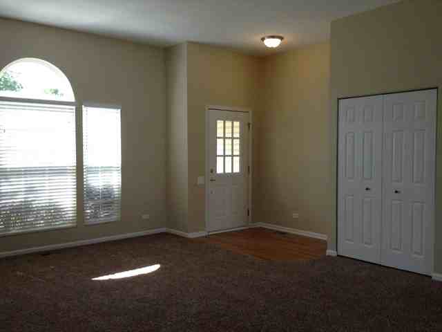 1928 Spinnaker Ct - Photo 2 of 20