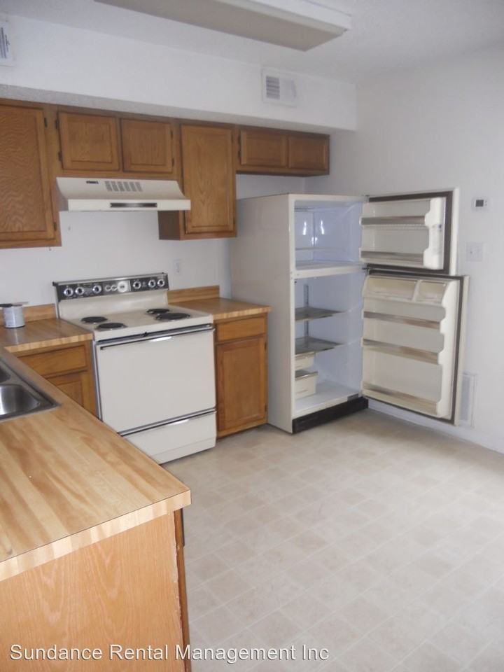 138 Opp Blvd NE - Photo 3 of 6