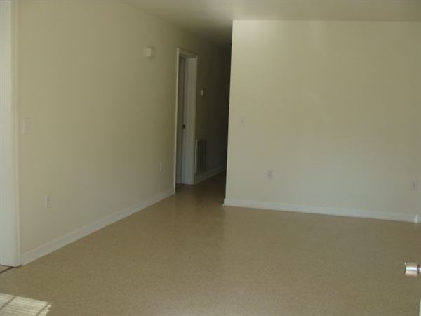 219 Kentucky Ave - Photo 2 of 8