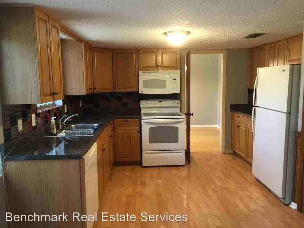 1440 Oldfield Dr - Photo 2 of 40