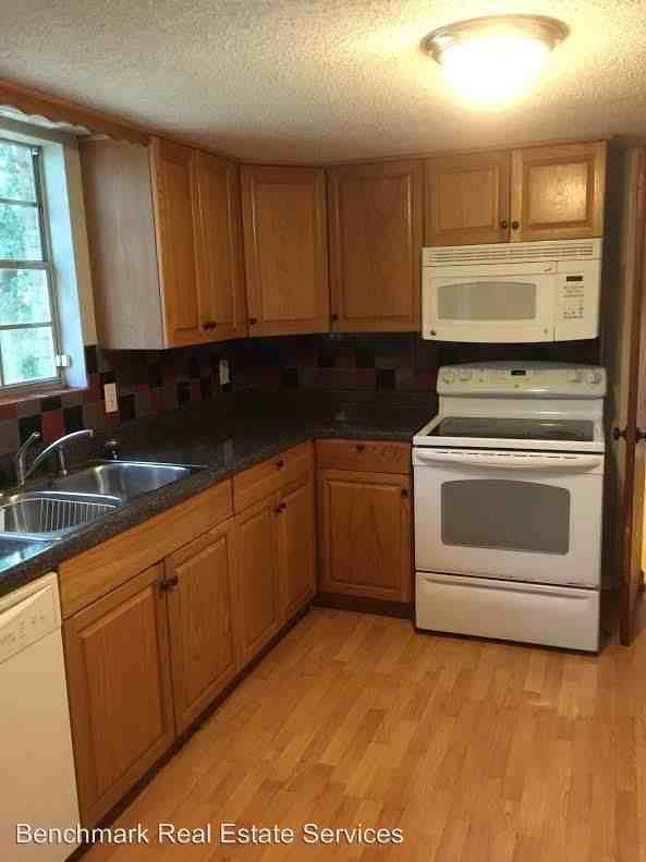 1440 Oldfield Dr - Photo 3 of 40