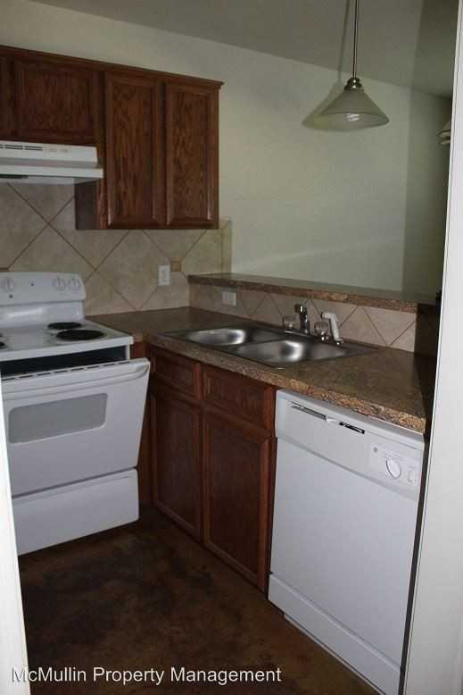 210 Lincoln - Photo 2 of 15