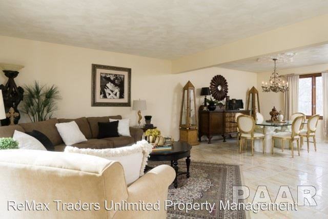 12433 N Oakmont Ct - Photo 3 of 16