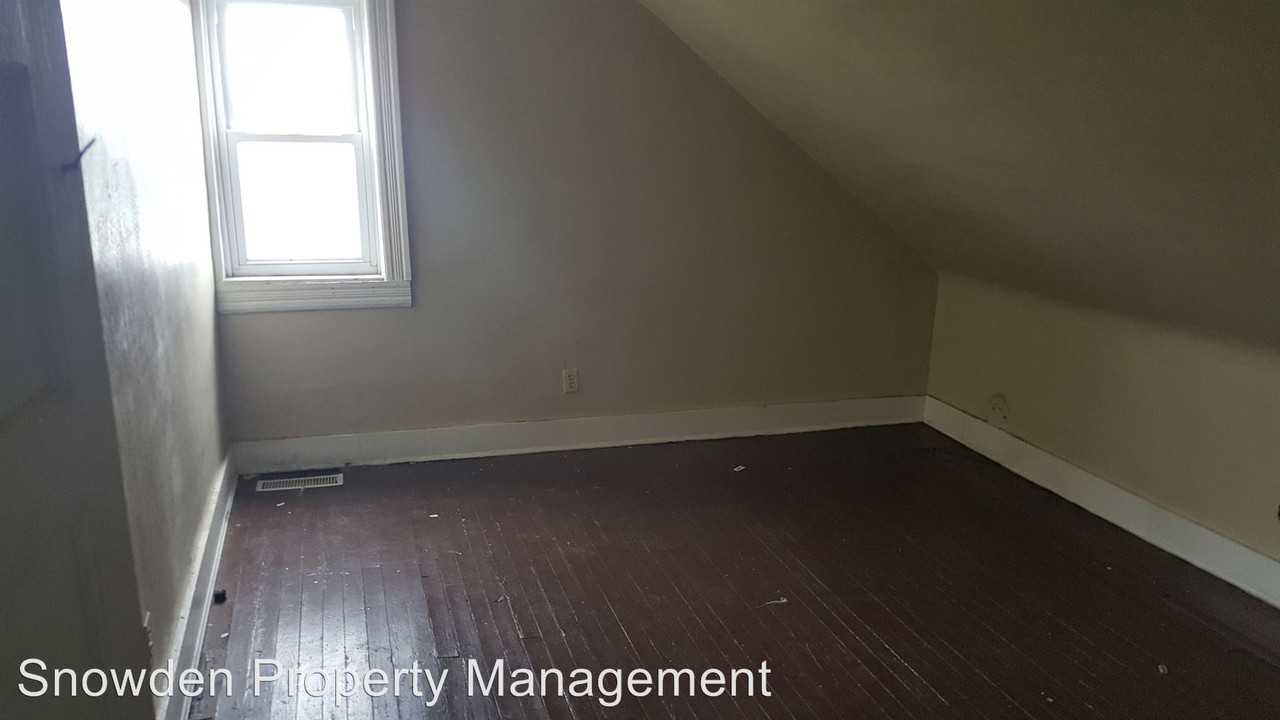 4712 Hampnett Ave - Photo 3 of 6