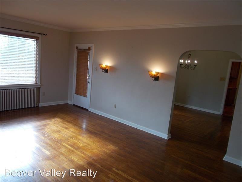 2298 Virginia Ave - Photo 3 of 11