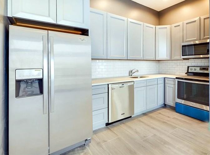 Palmetto St & Seneca Ave #2F