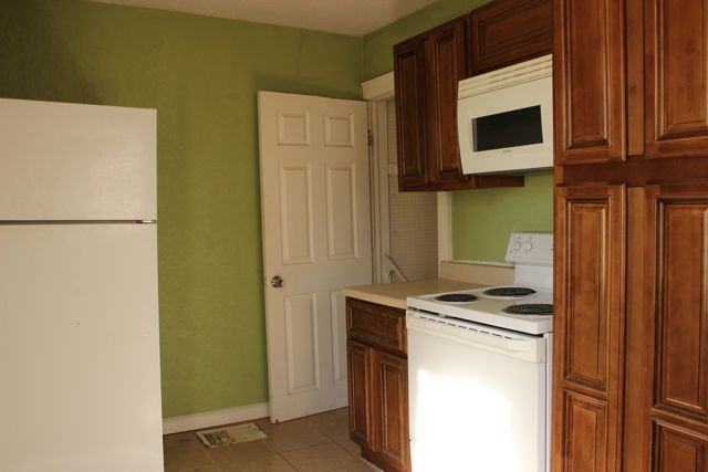 8020 N Lydia - Photo 2 of 8