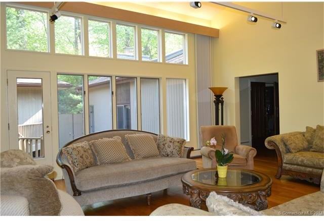 10 Nettleton Dr - Photo 2 of 35