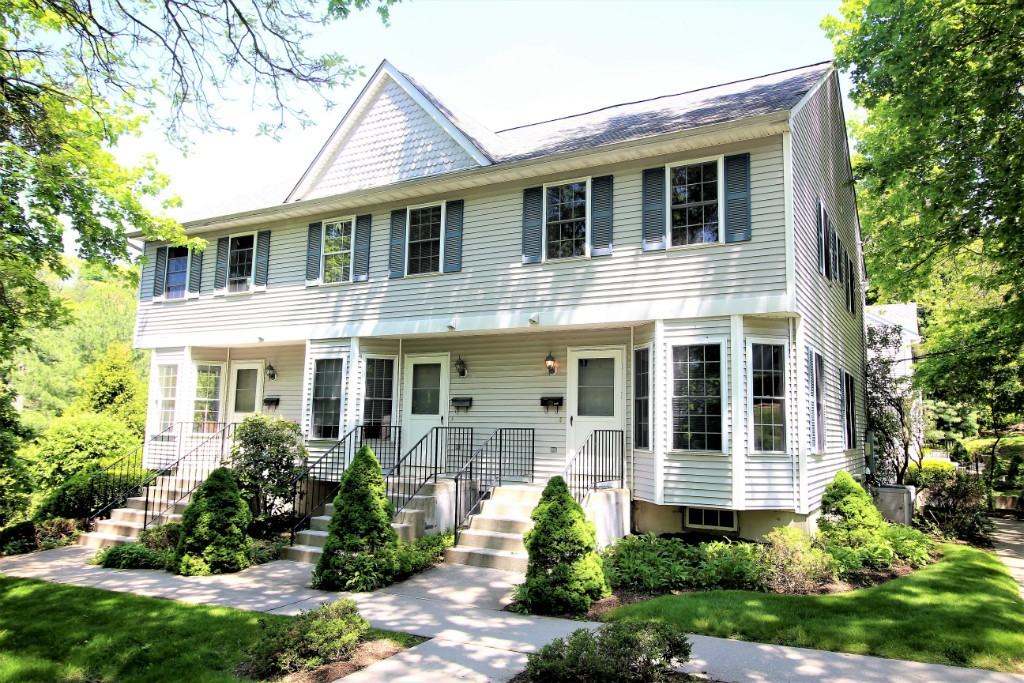 33 N Moger Ave #3 - Photo 2 of 17