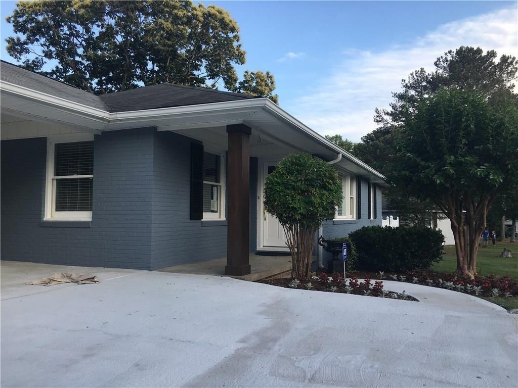 2795 Crestwood Rd - Photo 2 of 38
