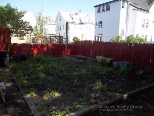 41 Union St - Photo 3 of 6