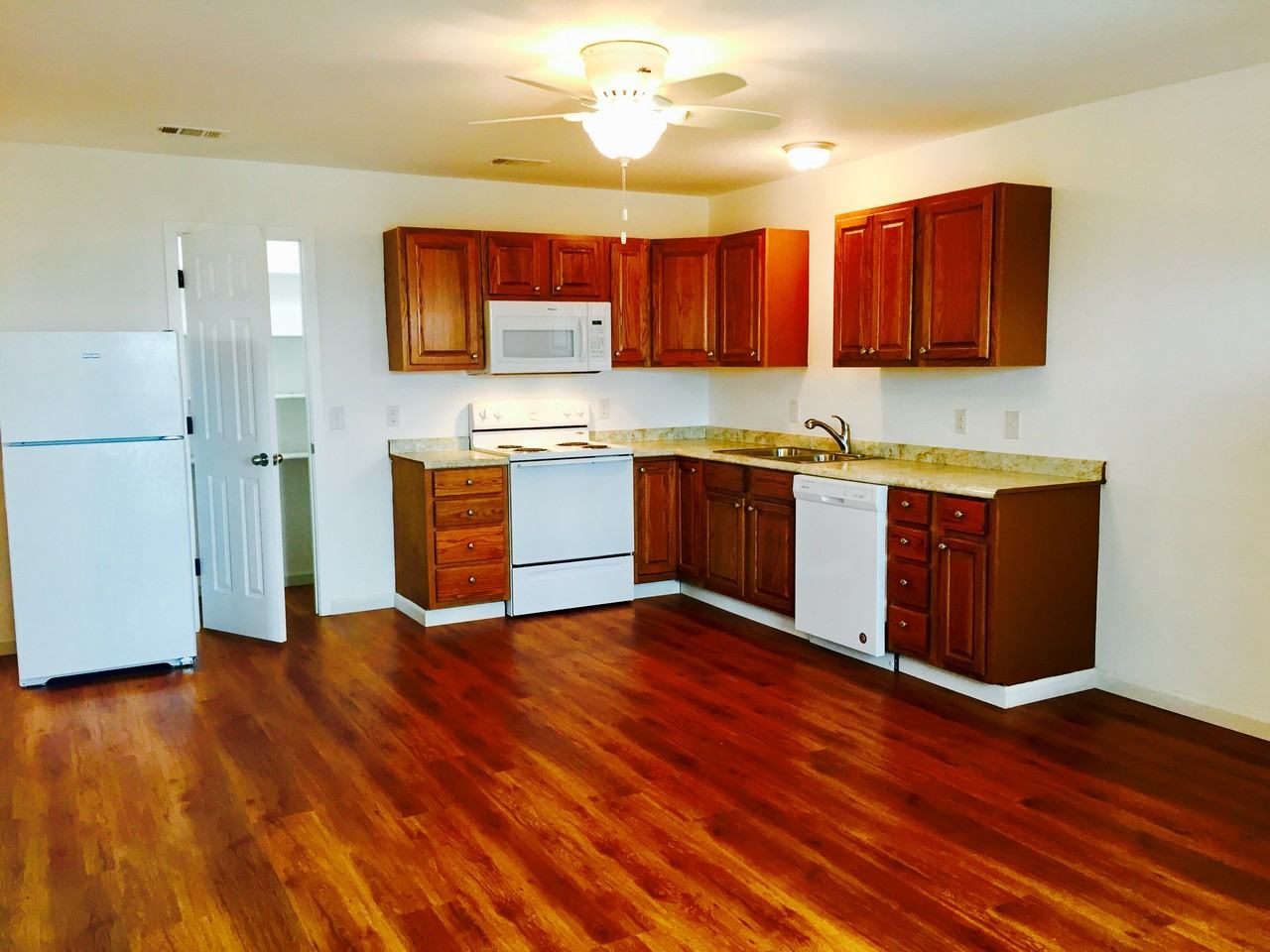 318 South Jena Street - Photo 3 of 11