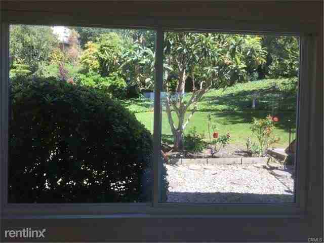 28050 Lobrook Dr - Photo 2 of 13