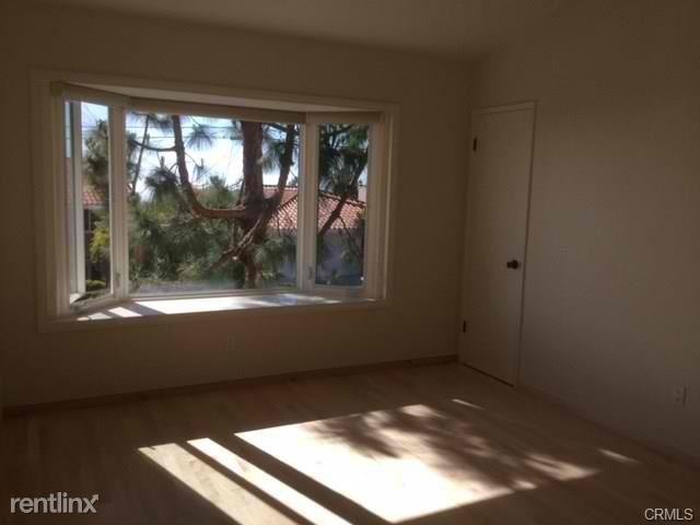 28050 Lobrook Dr - Photo 3 of 13