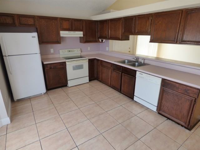 4019 Caban Ct - Photo 2 of 11