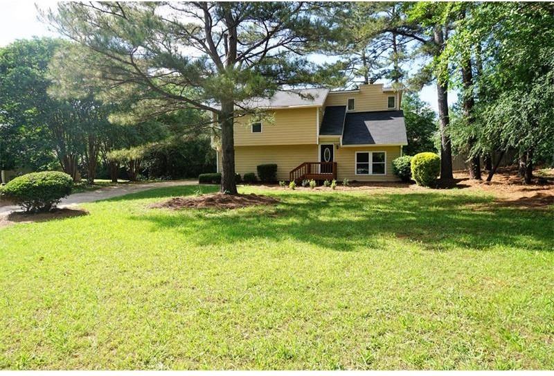 3311 Chastain Crossing NW - Photo 3 of 40