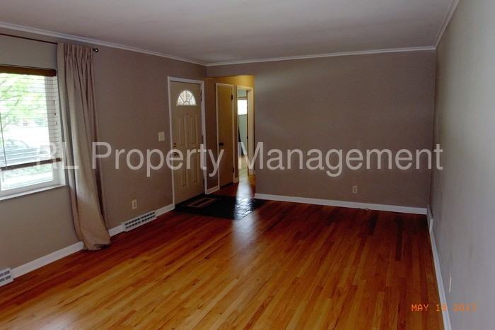 626 Latham Ct - Photo 3 of 18