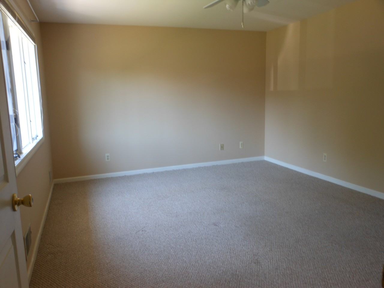 288 E Lanza Ct - Photo 3 of 6