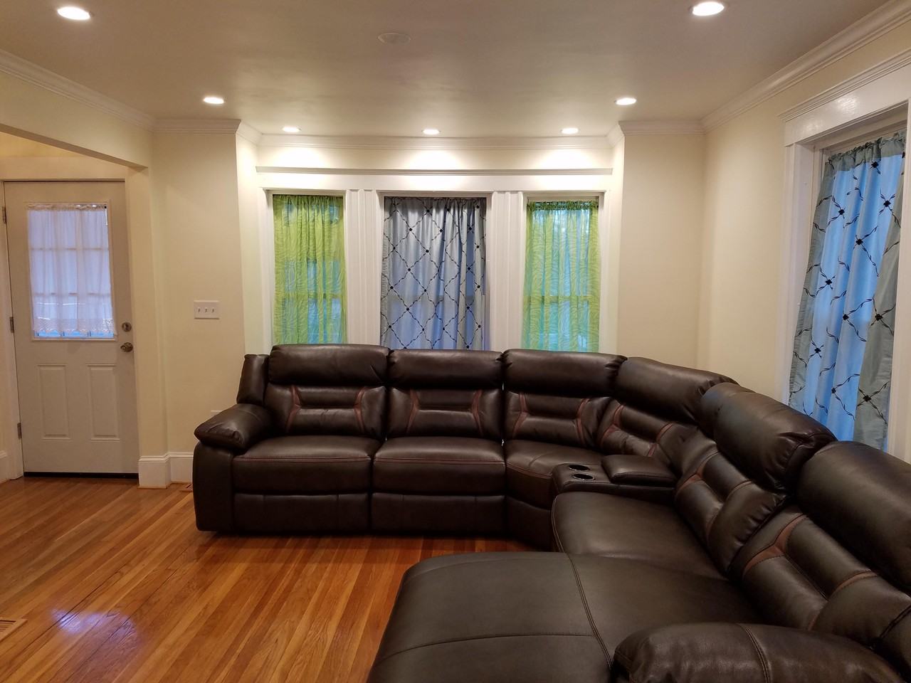 207 Savannah Ave - Photo 2 of 6