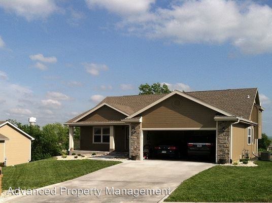 1033 Laussac Dr - Photo 2 of 26