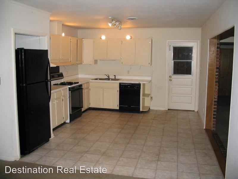 2105 Scenic Rd - Photo 2 of 3