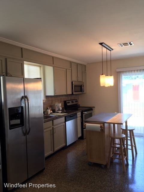 228 Pacific Ave - Photo 2 of 12