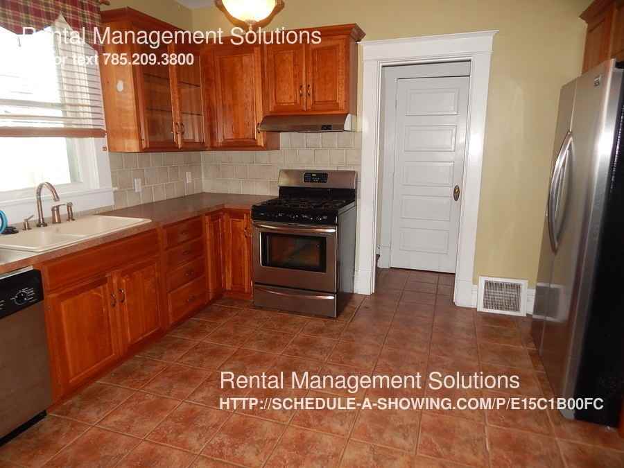 817 SW Lincoln St - Photo 2 of 11