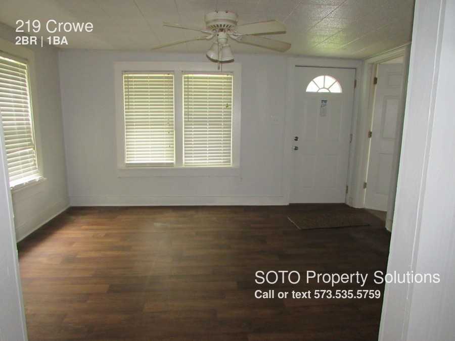 219 Crowe St - Photo 3 of 6