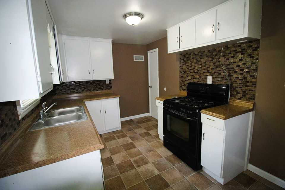 5700 Manchester Ave - Photo 2 of 9